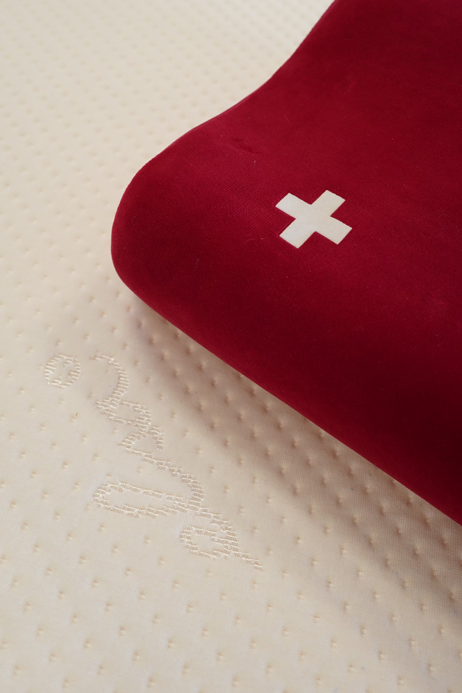 Édition limitée : Housse de coussin de nuque Swiss Collection