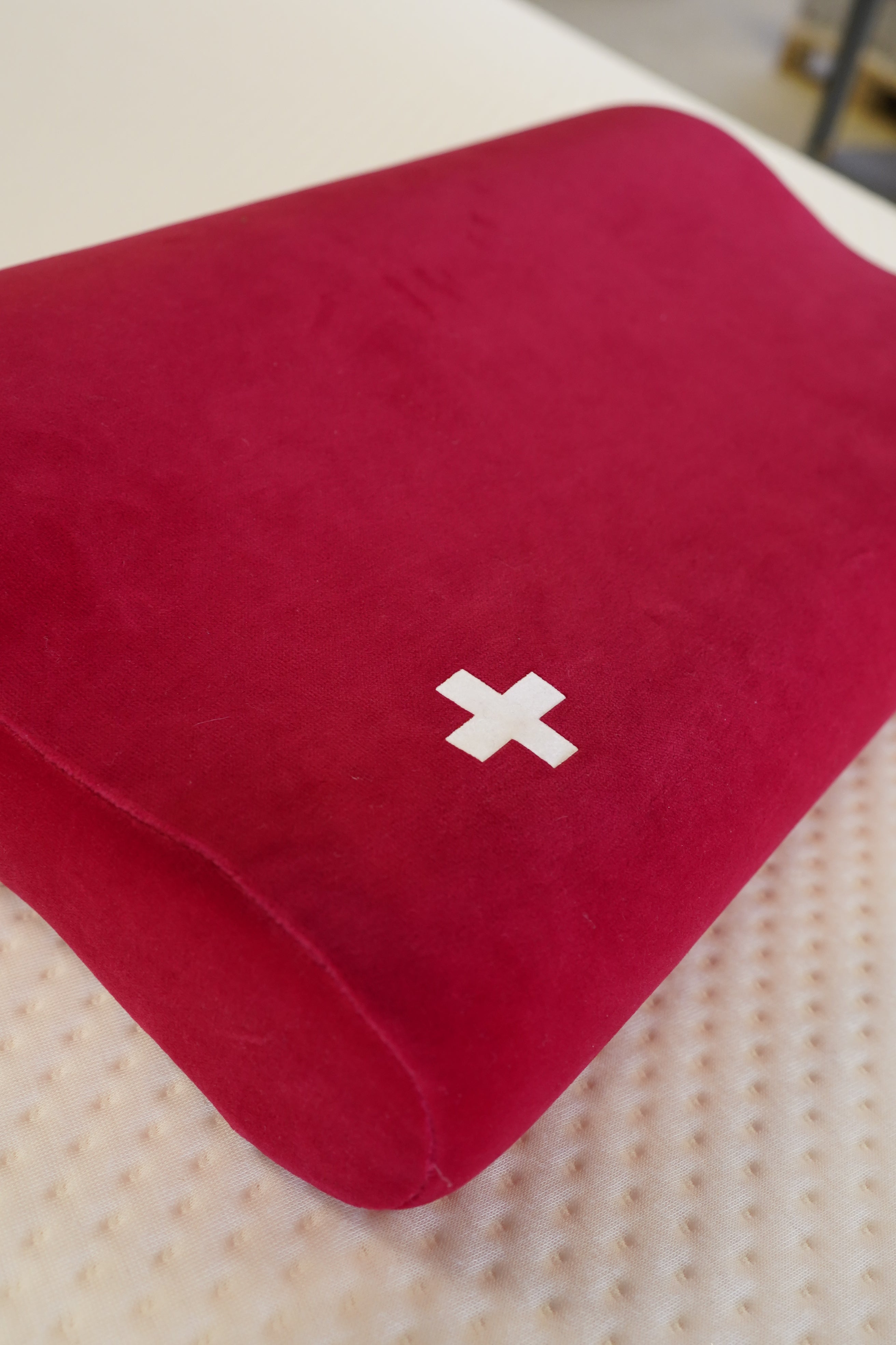 Édition limitée : Housse de coussin de nuque Swiss Collection
